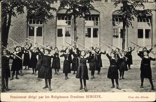 Ak Bergeijk Nordbrabant, Pensionnat dirige par les Religieuses Ursulines