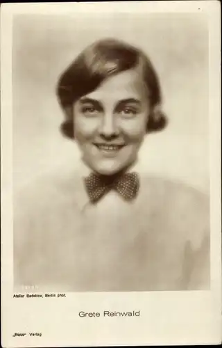 Ak Schauspielerin Grete Reinwald, Portrait, Fliege