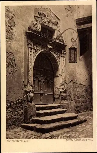 Ak Rothenburg ob der Tauber Mittelfranken, Portal im Rathaushof