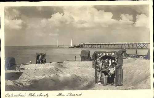 Ak Ostseebad Scharbeutz in Holstein, Strand, Brücke, Segelboote, Strandkörbe