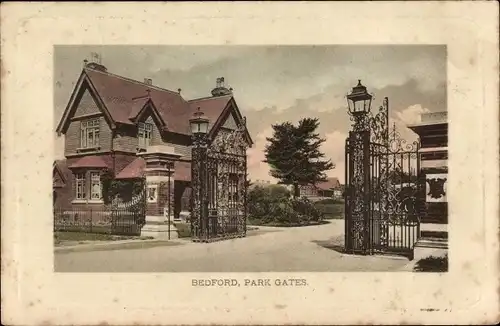 Ak Bedford Bedfordshire England, Park Gates