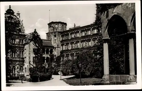 Ak Heidelberg am Neckar, Schlosshof