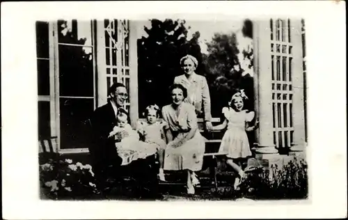 Foto Ak Königin Juliana der Niederlande mit Familie, Prinz Heinrich