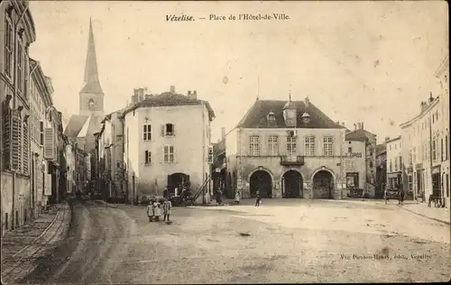 Ak Vézelise Meurthe et Moselle, Place de L'Hotel de Ville