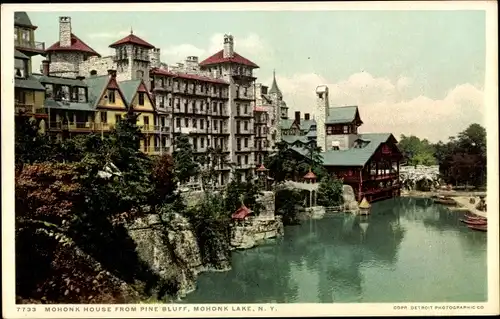 Ak Ulster County New York USA, Lake Mohonk, Mohonk House von Pine Bluff gesehen