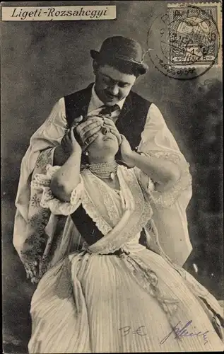 Ak Paar in ungarischen Trachten