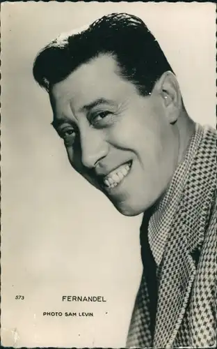 Ak Schauspieler Fernandel, Portrait