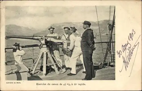 Ak Französisches Kriegsschiff, Seeleute am Geschütz, Kanone