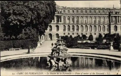 Ak Versailles Yvelines, Das Becken der Pyramide