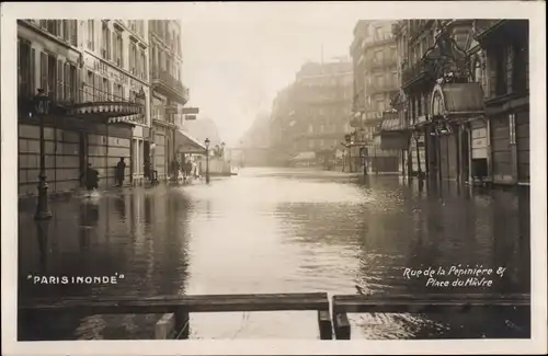 Postkarte Paris VIII, Rue de la Pépinière, Die große Seine-Flut Januar 1910