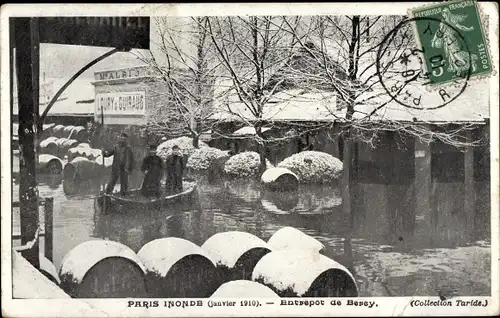 Postkarte Paris XII Reuilly, Entrepot de Bercy, Fässer, Die Seine-Überschwemmung von 1910