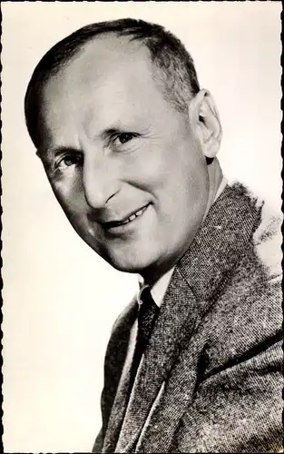 Ak Schauspieler Bourvil, André Robert Raimbourg, Der Gejagte, Portrait