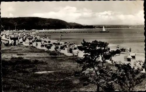 Ak Ostseebad Timmendorfer Strand, Strandleben, Strandkörbe, Anlegebrücke, Segelboot