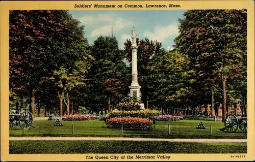 Ak Lawrence Massachusetts USA, Soldatendenkmal auf dem Common