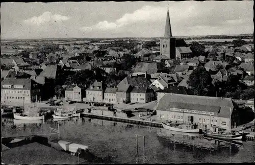 Ak Neustadt in Holstein, Totalansicht, Boote