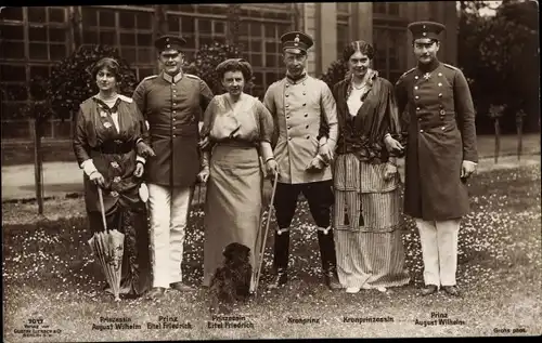 Ak Alexandra Viktoria, Eitel Friedrich, Kronprinz Wilhelm, Cecilie, August Wilhelm, Liersch 7027
