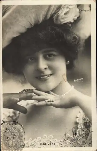 Ak Schauspielerin E. De Vere, Portrait, Marigny