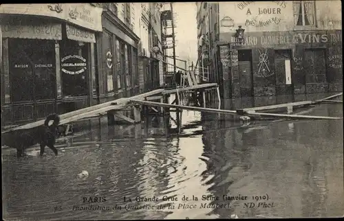 Ak Paris-V, Place Maubert, Die große Seineflut, Januar 1910