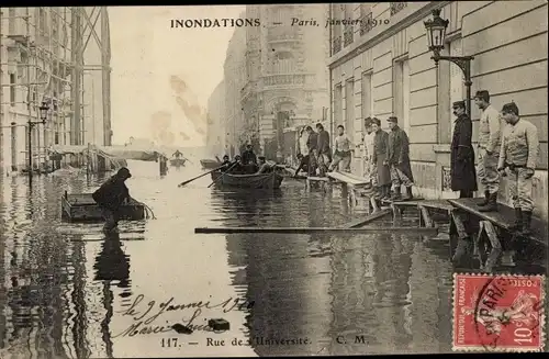 Ak Paris VII, Rue de l'Université, Paris überschwemmt, die große Seine-Flut im Januar 1910