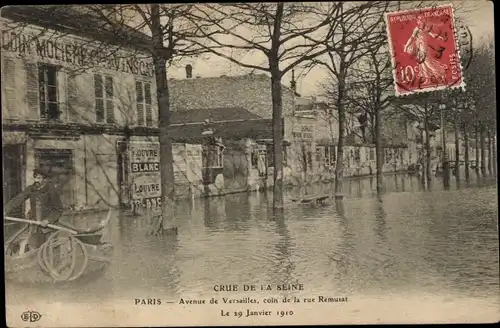 Ak Paris XVI, Avenue de Versailles, Rue Remusat, Überschwemmung der Seine, Januar 1910