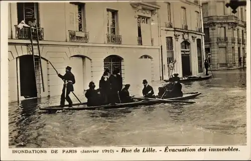 Ak Paris VII, Rue de Lille, Die große Seine-Flut im Januar 1910, Evakuierung von Gebäuden