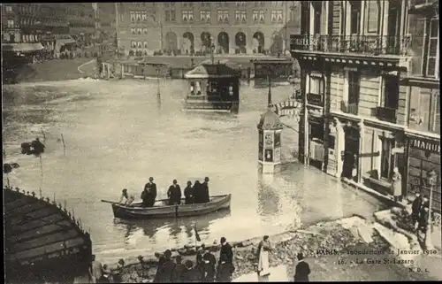 Ak Paris VIII, Gare Saint Lazare, Die große Seineflut, Januar 1910