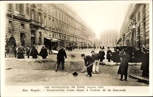 Postkarte Paris VIII, Rue Royale, Die große Seineflut Januar 1910