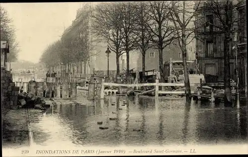 Ak Paris VII, Boulevard Saint-Germain, Die große Seineflut, Januar 1910