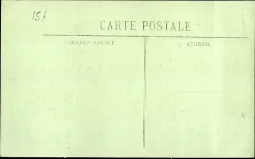 Ak Paris VII, Rue Saint Dominique, Die große Seineflut im Januar 1910, vorbeifahrendes Boot