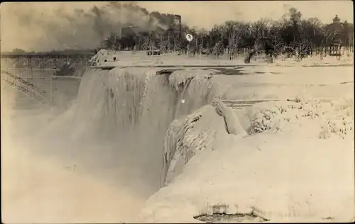 Ak Niagara Falls New York USA, Wasserfall, Schnee, Eis, Brücke