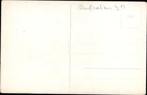 Künstler Ak Wills, John, Mädchen am Fenster, singende Kinder