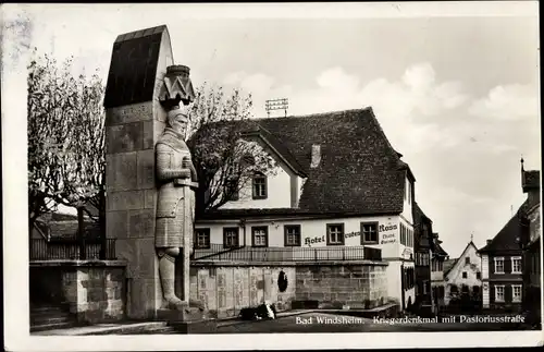 Ak Bad Windsheim in Mittelfranken, Kriegerdenkmal, Pastoriusstraße