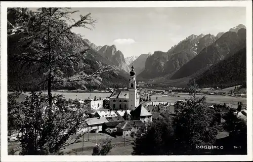 Ak Toblach Dobbiaco Südtirol, Gesamtansicht, Kirche