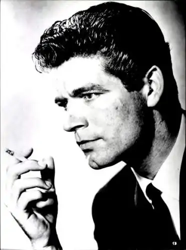 Foto Schauspieler Stephen Boyd, Portrait mit Zigarette, Pressefoto