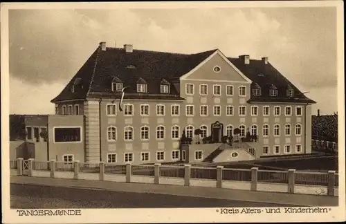 Ak Tangermünde an der Elbe, Kreis Altersheim und Kinderheim