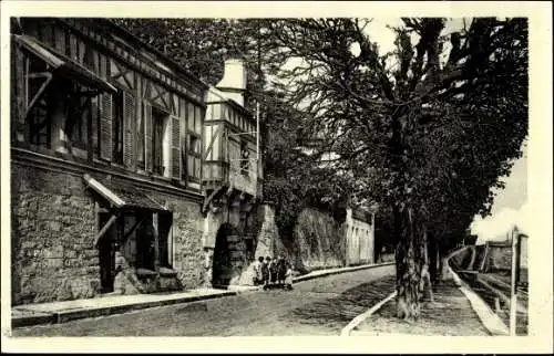 Ak Mantes sur Seine Yvelines, Porte aux Pretres, Quai des Cordeliers