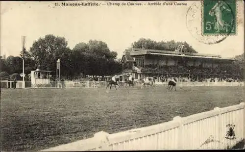 Ak Maisons Laffitte Yvelines, Rennbahn, Ankunft eines Rennens