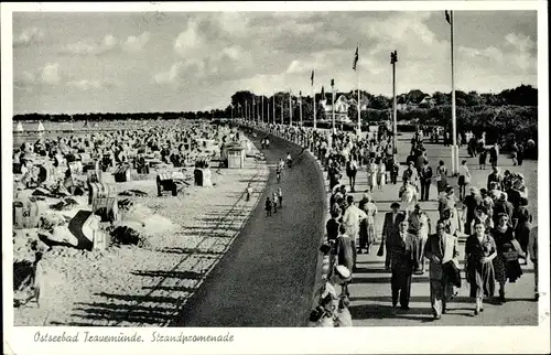 Ak Ostseebad Travemünde Lübeck, Strandpromenade, Strandkörbe, Flaggen