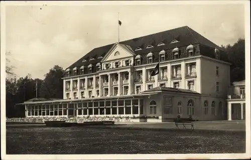 Ak Lübeck Travemünde, Partie am Kurhaus, Außenansicht