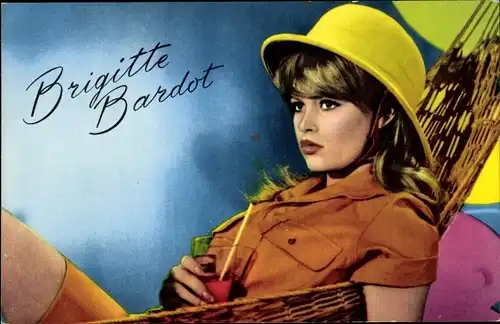 Ak Schauspielerin Brigitte Bardot in der Hängematte