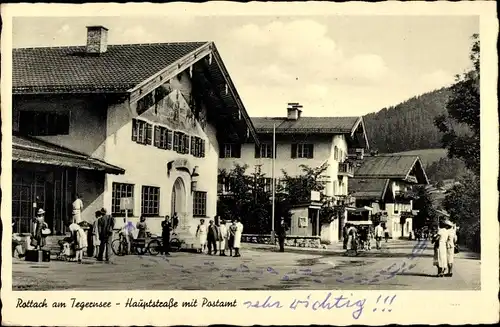 Ak Rottach Egern im Kreis Miesbach Oberbayern, Hauptstraße mit Postamt, Passanten