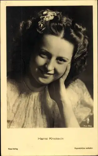 Ak Schauspielerin Hansi Knoteck, Portrait, Blumen im Haar