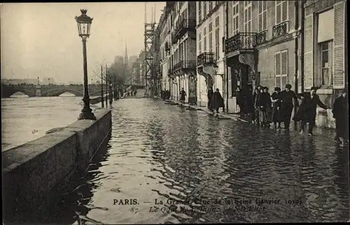 Postkarte Paris IV, Quai de Béthune, Die große Seine-Flut Januar 1910