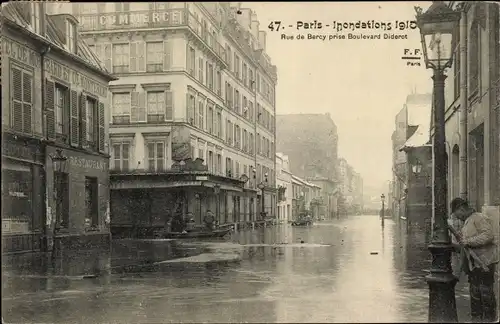 Ak Paris XII Reuilly, Boulevard Diderot, Rue de Bercy, Die Seine-Überschwemmung von 1910
