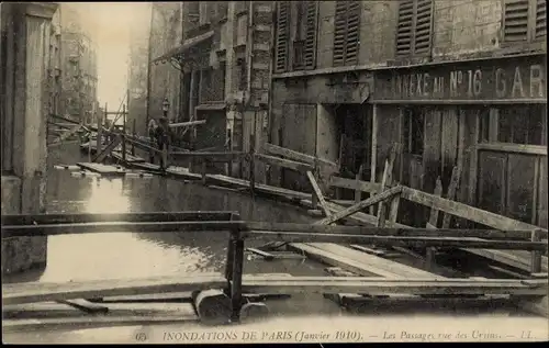 Postkarte Paris IV, Rue des Ursins, Die große Seine-Flut Januar 1910