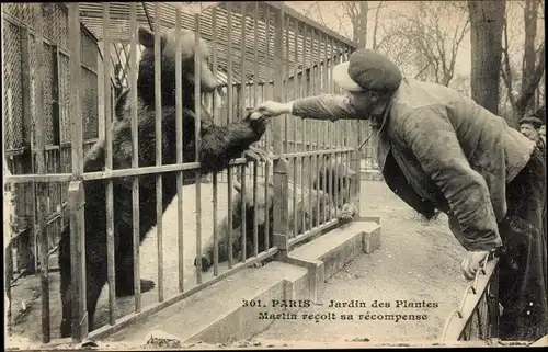 Ak Paris V, Jardin des Plantes, Martin erhält seine Auszeichnung