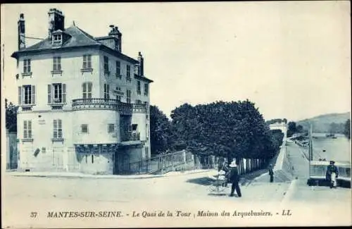 Ak Mantes sur Seine Yvelines, Der Quai de la Tour, Haus der Arkebusiere