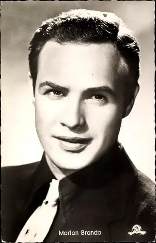 Ak Schauspieler Marlon Brando, Portrait, Schwere Jungs leichte Mädchen