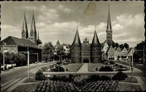 Ak Lübeck, Holstentor, Marienkirche