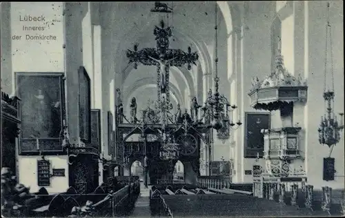 Ak Hansestadt Lübeck, Innenansicht Domkirche, Retabel, Kruzifix, Kanzel, Epitaphe